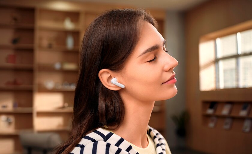 Наушники Huawei FreeBuds SE 4 ANC уже в наличии в М.Видео-Эльдорадо, а часы WATCH GT 6 и WATCH D2 доступны по предзаказу