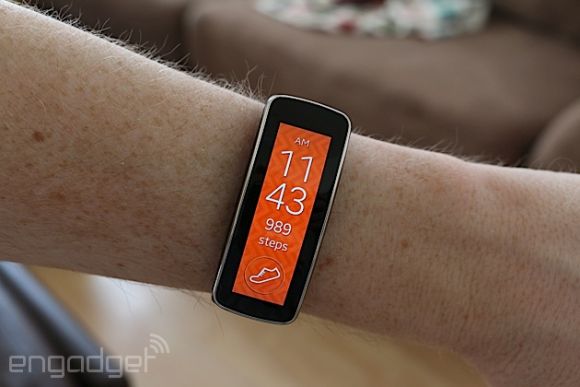 Обзор Samsung Gear Fit: непутевого сына умных часов и фитнес браслета