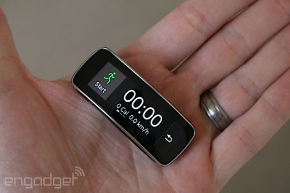 Обзор Samsung Gear Fit: непутевого сына умных часов и фитнес браслета