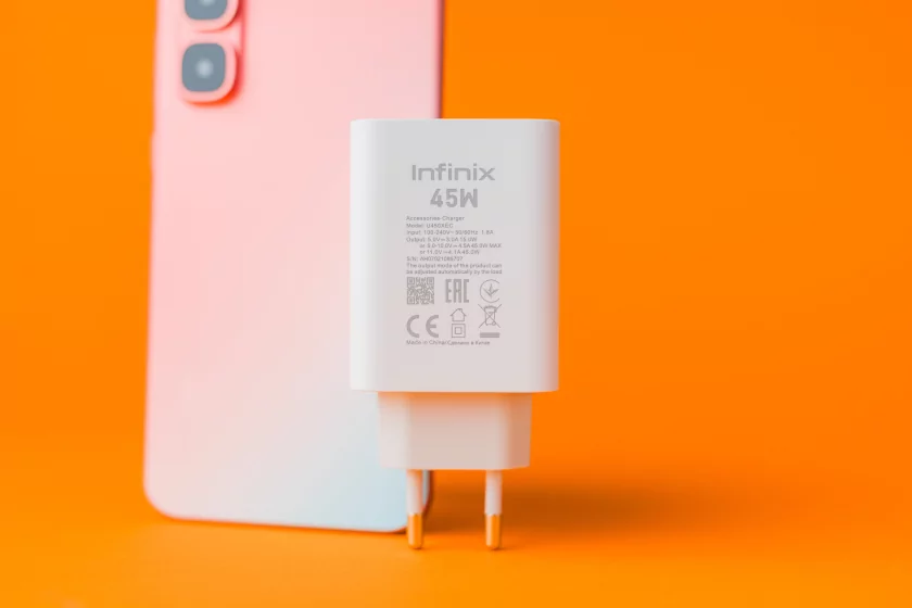 Возможно ли сделать тонкий смартфон и не пойти на компромиссы? Обзор Infinix HOT 60 Pro+