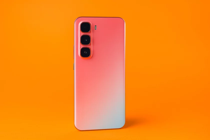 Возможно ли сделать тонкий смартфон и не пойти на компромиссы? Обзор Infinix HOT 60 Pro+