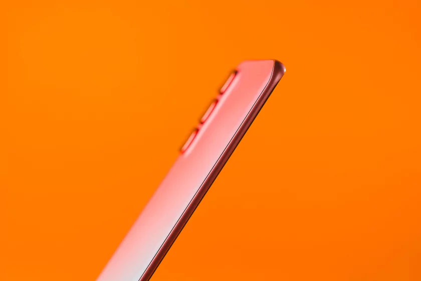 Возможно ли сделать тонкий смартфон и не пойти на компромиссы? Обзор Infinix HOT 60 Pro+