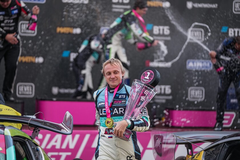 Дым, дождь и досрочный юбилейный чемпион: как прошел сотый этап RDS GP