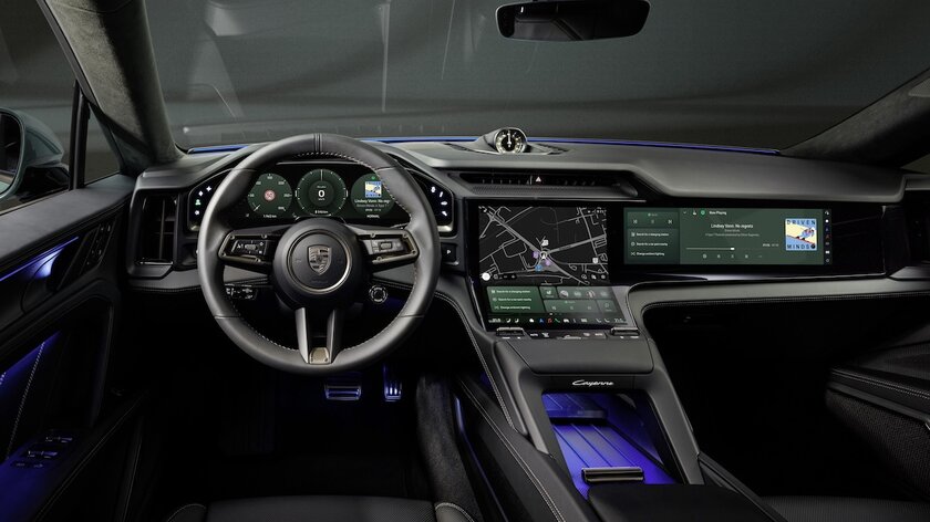Porsche оборудовала новый электрический Cayenne огромным изогнутым дисплеем