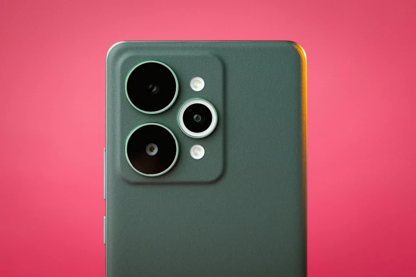 7000 мАч, три камеры по 50 Мп и 144 Гц: обзор realme 15 Pro — Дизайн корпуса. 2