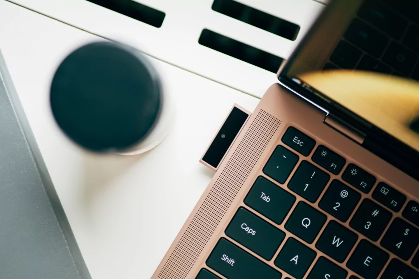 В Россию приехал «невозможный» ноутбук от HONOR: с магнитной (!) камерой, тончайший и мощный — вот цена