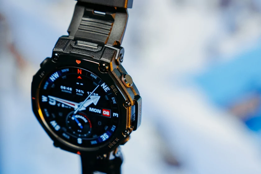 Ударопрочные часы с фонариком и приличной автономностью: обзор Amazfit T-Rex 3 Pro — Дизайн корпуса. 7