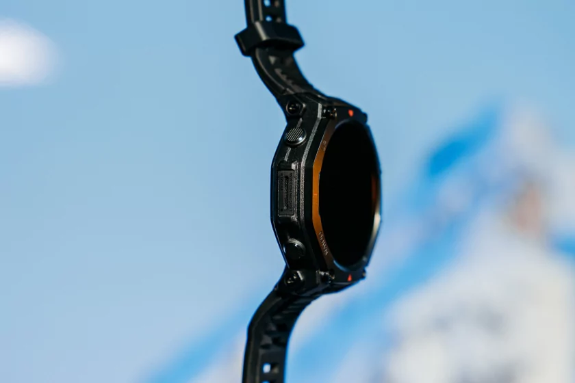 Ударопрочные часы с фонариком и приличной автономностью: обзор Amazfit T-Rex 3 Pro — Дизайн корпуса. 6