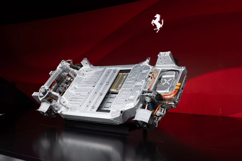 1000 лошадей и 300 км/час: Ferrari представила платформу электрокара Elettrica