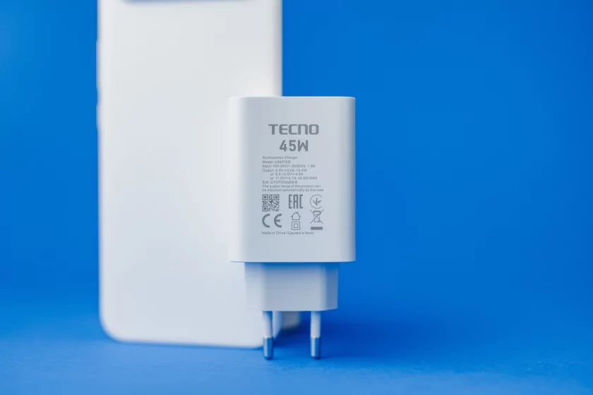 Ультратонкий смартфон с приличной батареей и забавной подсветкой: обзор TECNO SPARK Slim — Автономность и зарядка. 1
