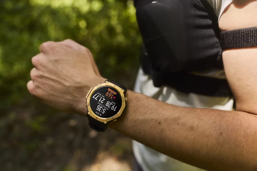 В России вышли Amazfit T-Rex 3 Pro: с ультрапрочным корпусом и внушительной автономностью