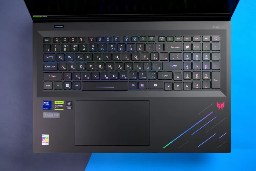 Обзор игрового ноутбука Acer Predator Helios 18 AI: Core Ultra 9, RTX 5080 и 128 ГБ ОЗУ — Дизайн, порты и ввод. 10