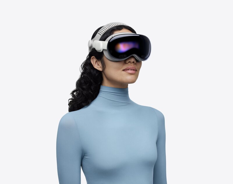 Больше мощности, комфорта и эмоций: Apple выпустила новую версию гарнитуры Vision Pro