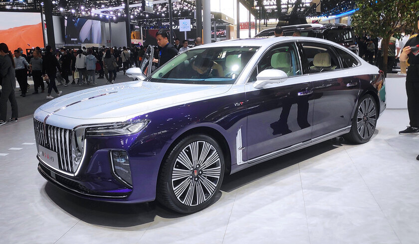 В России появился обновлённый седан премиум-класса Hongqi H9 за 10 млн рублей