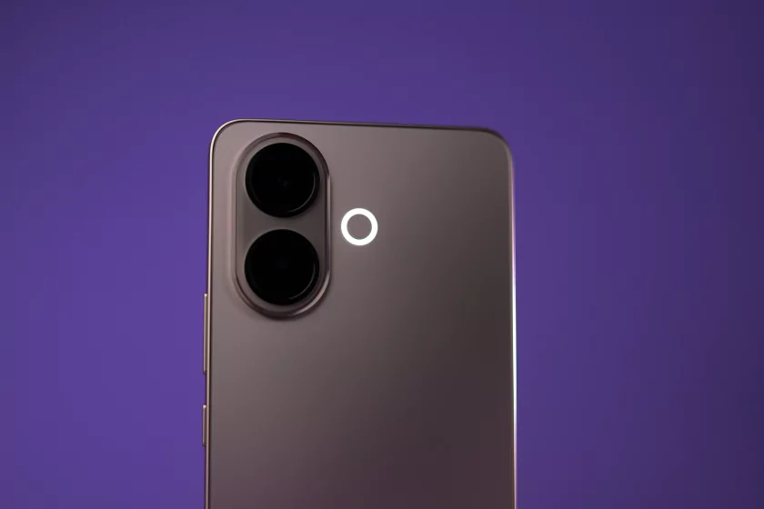 Отличный баланс! Обзор iQOO Z10R с большой батареей и быстрым чипом — Дизайн. 3