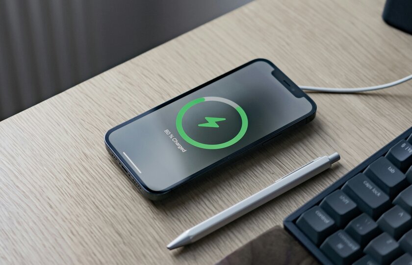 Как сделать так, чтобы iPhone говорил при подключении зарядки