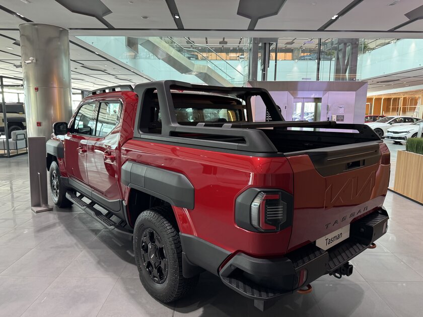 KIA Tasman— Странный снаружи, добрый внутри?