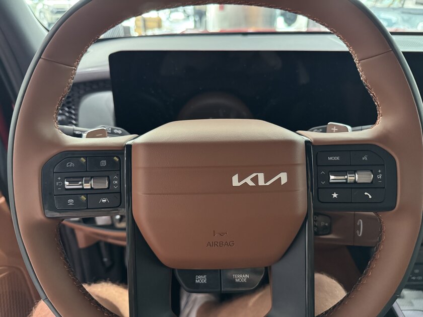 KIA Tasman— Странный снаружи, добрый внутри?