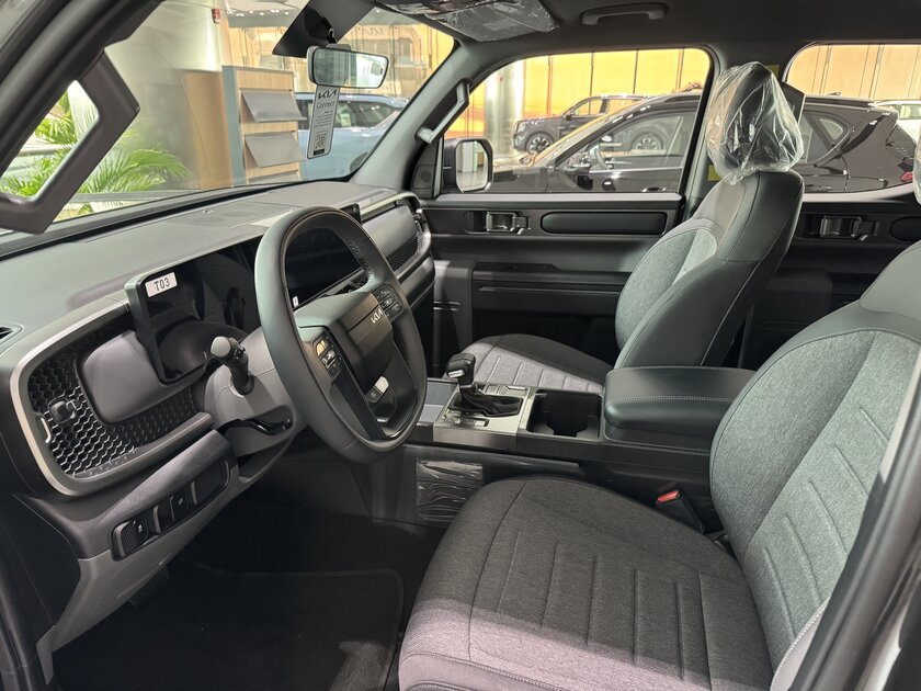 KIA Tasman— Странный снаружи, добрый внутри?