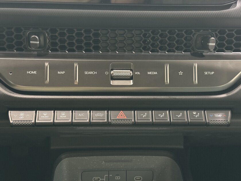KIA Tasman— Странный снаружи, добрый внутри?