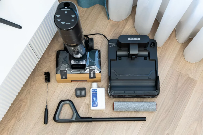 Втягивает мусор, моет полы и сам себя обслуживает: обзор вертикального пылесоса Dreame H15S — Комплект поставки. 2