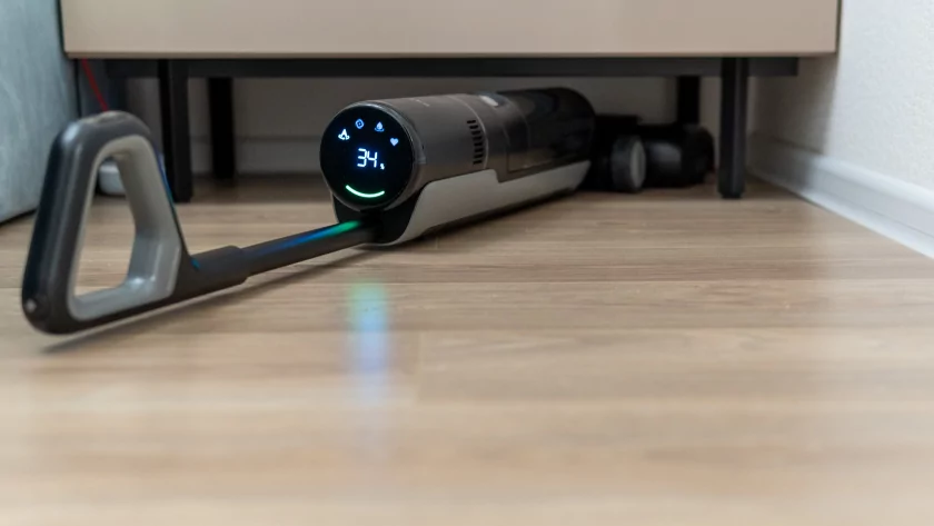 Втягивает мусор, моет полы и сам себя обслуживает: обзор вертикального пылесоса Dreame H15S — Процесс уборки. 3