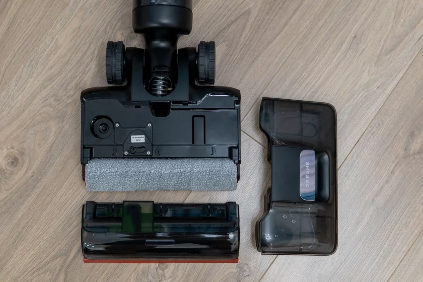 Втягивает мусор, моет полы и сам себя обслуживает: обзор вертикального пылесоса Dreame H15S — Процесс уборки. 4