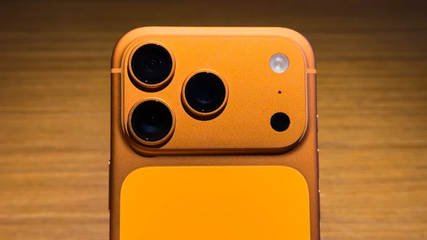 Когда смартфон зашел не в ту дверь. Обзор Apple iPhone 17 Pro