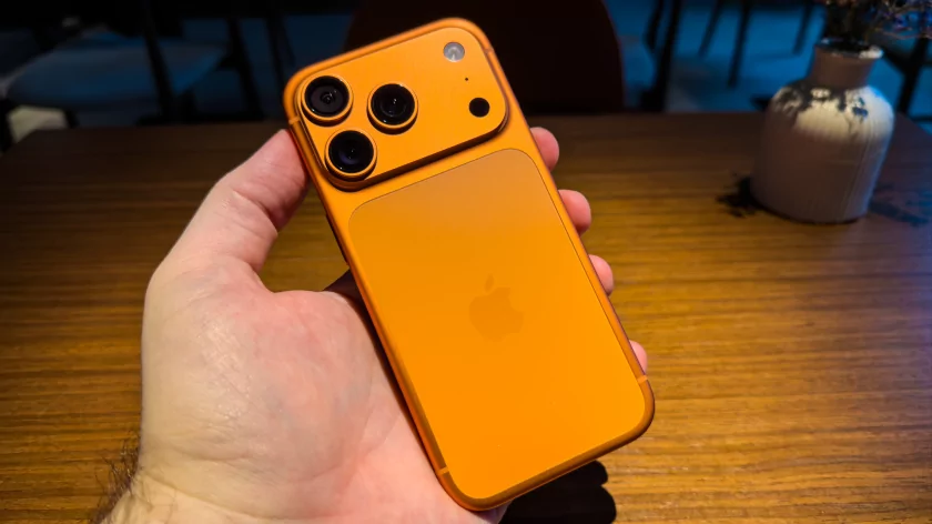 Когда смартфон зашел не в ту дверь. Обзор Apple iPhone 17 Pro