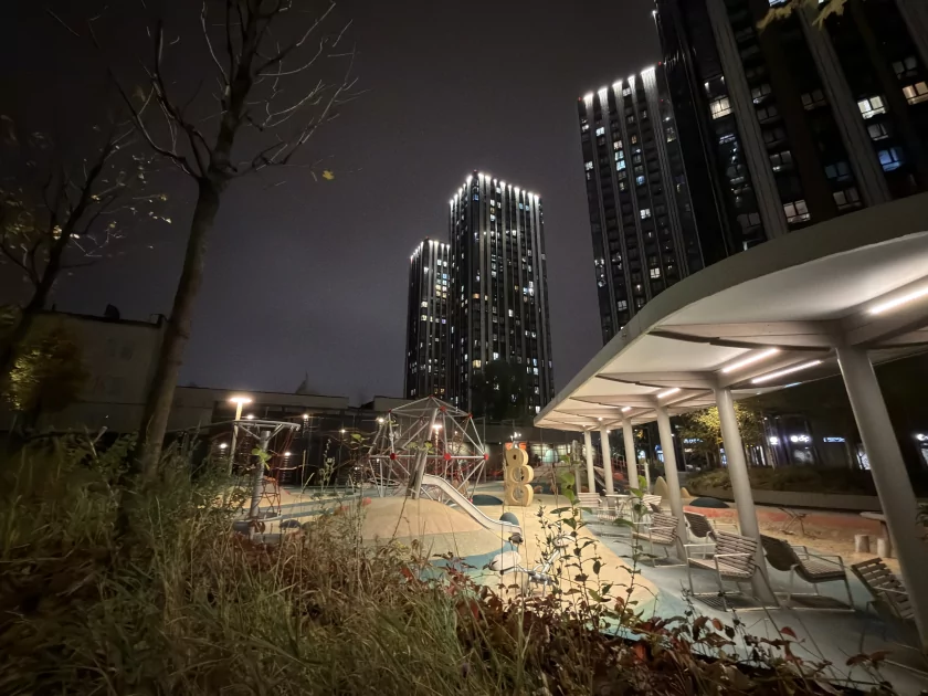 Когда смартфон зашел не в ту дверь. Обзор Apple iPhone 17 Pro