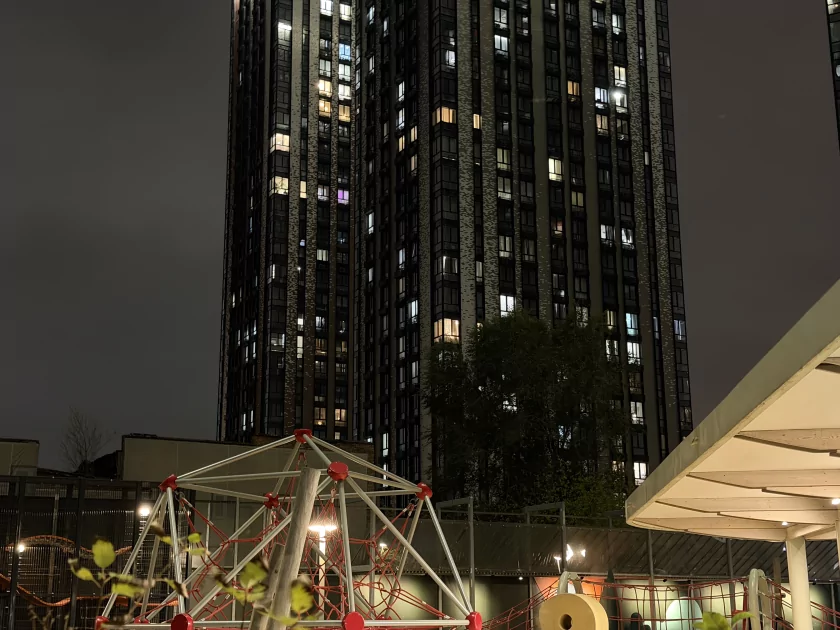 Когда смартфон зашел не в ту дверь. Обзор Apple iPhone 17 Pro