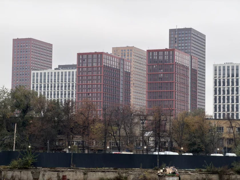 Когда смартфон зашел не в ту дверь. Обзор Apple iPhone 17 Pro