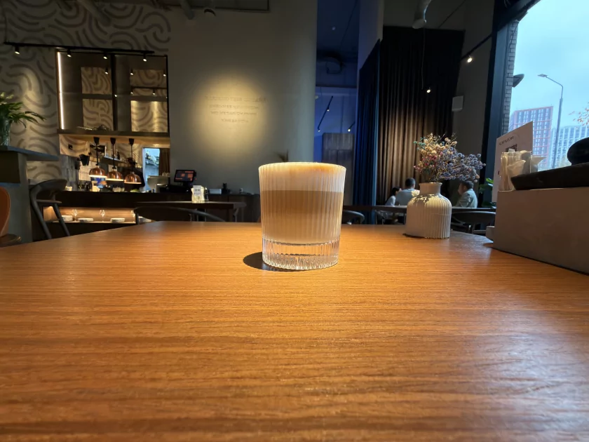 Когда смартфон зашел не в ту дверь. Обзор Apple iPhone 17 Pro