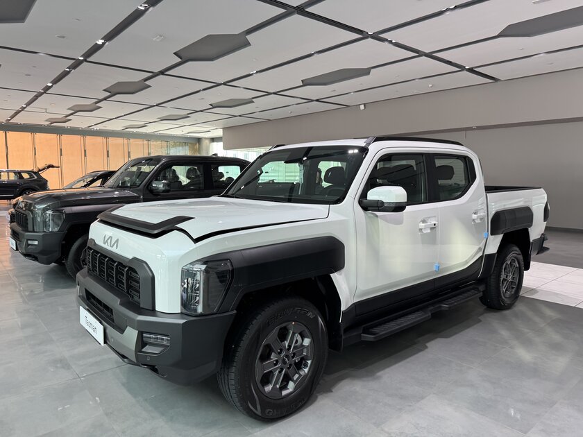 KIA Tasman— Странный снаружи, добрый внутри?