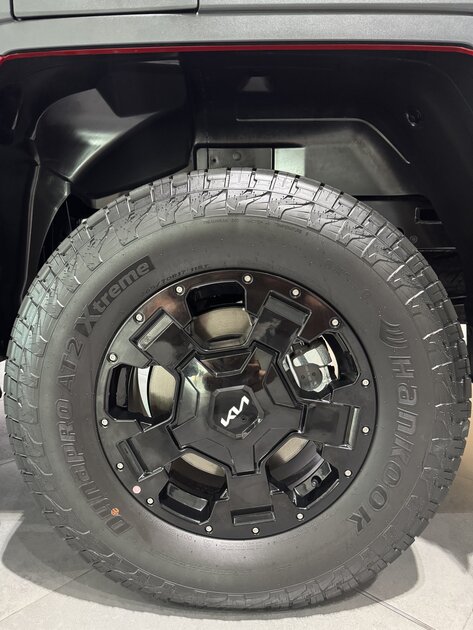 KIA Tasman— Странный снаружи, добрый внутри?
