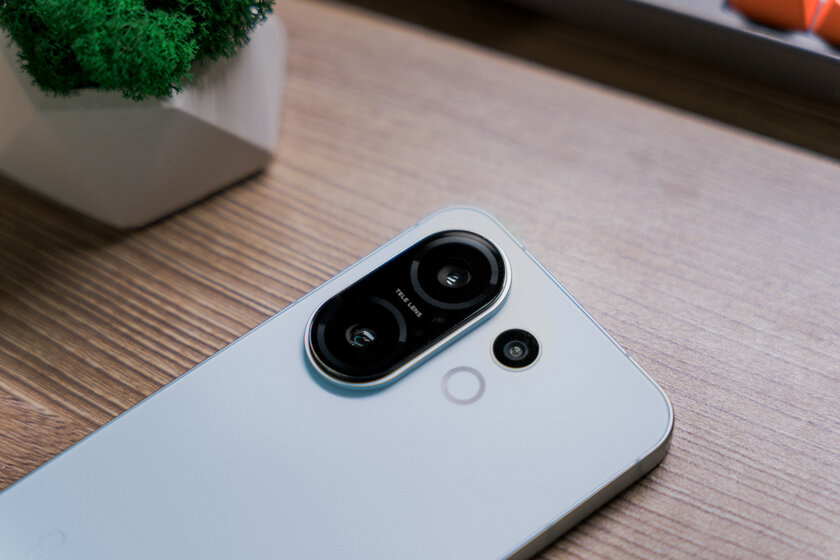 Компактный смартфон с очень удобной диагональю дисплея: обзор vivo X200 FE — Дизайн. 3