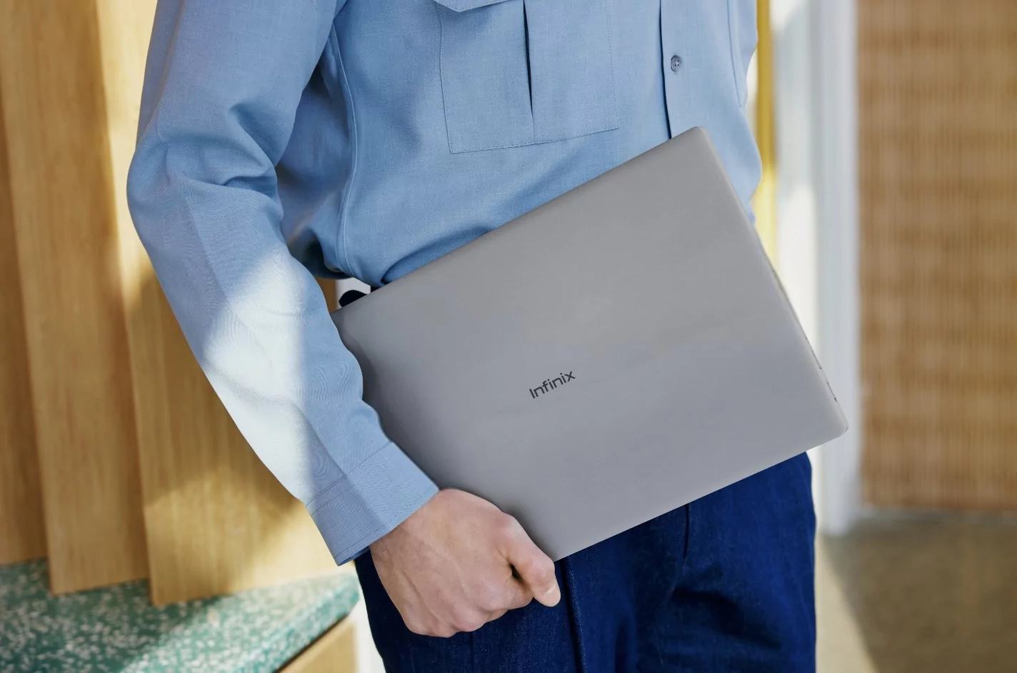 В России уже можно купить стильный и мощный ноутбук Infinix XBOOK 15