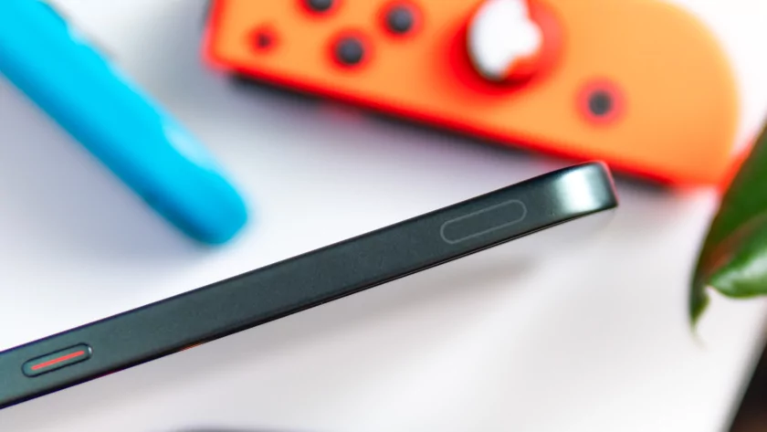 Недорогой геймерский смартфон с сенсорными триггерами и 144 Гц: обзор Infinix GT 30 — Дизайн корпуса. 9