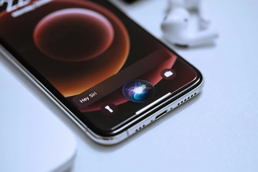 Siri будет работать на Gemini — Apple планирует платить Google 1 млрд в год