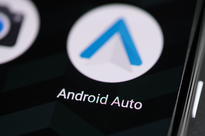 Android Auto начинает получать Gemini — понимает команды на естественном языке