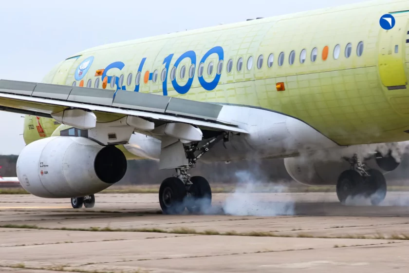 Российский авиалайнер «Суперджет» испытали в «бассейне»: зачем это делают