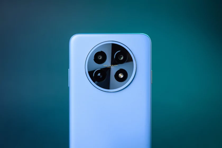 Обзор HUAWEI nova 14i: ёмкая батарея, приятный корпус и достойная камера — Дизайн корпуса. 2