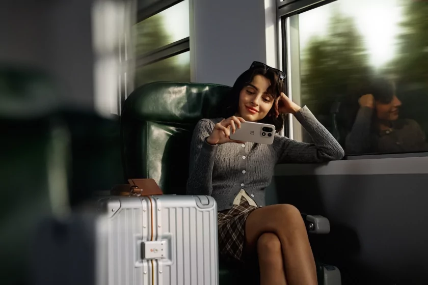 В России стартовали продажи OnePlus 15: с флагманским чипом и ёмкой батареей