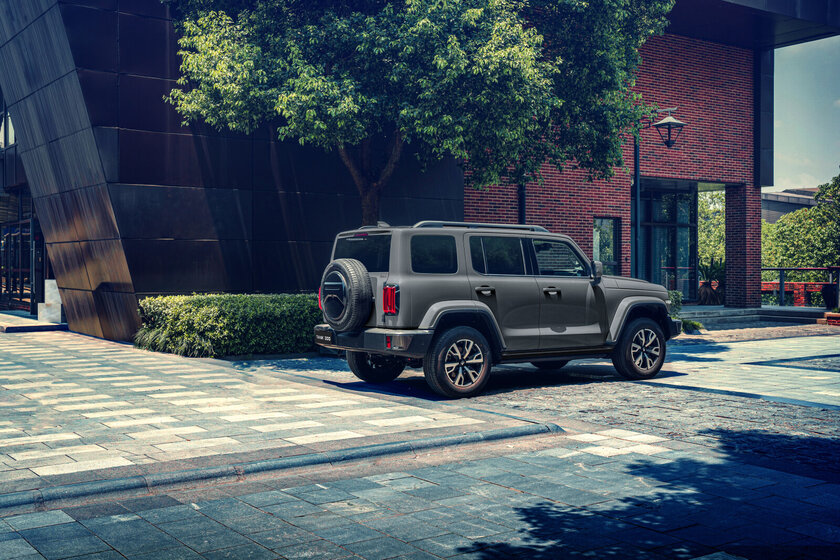 Объявлены комплектации и цены обновлённого внедорожника Tank 300 в России