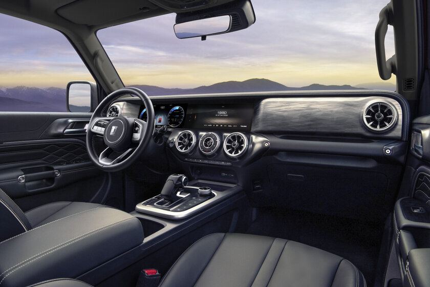 Объявлены комплектации и цены обновлённого внедорожника Tank 300 в России