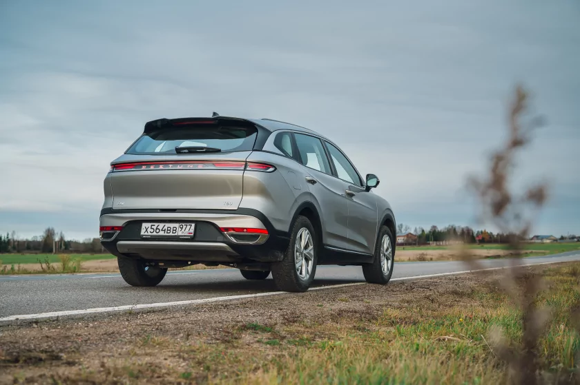 Тестирую автомобиль в базовой комплектации, а не с «полным фаршем». Обзор Bestune T90