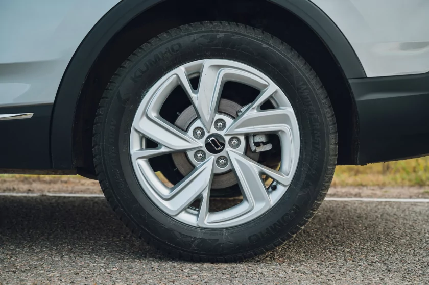 Тестирую автомобиль в базовой комплектации, а не с «полным фаршем». Обзор Bestune T90 — Знакомство. 1