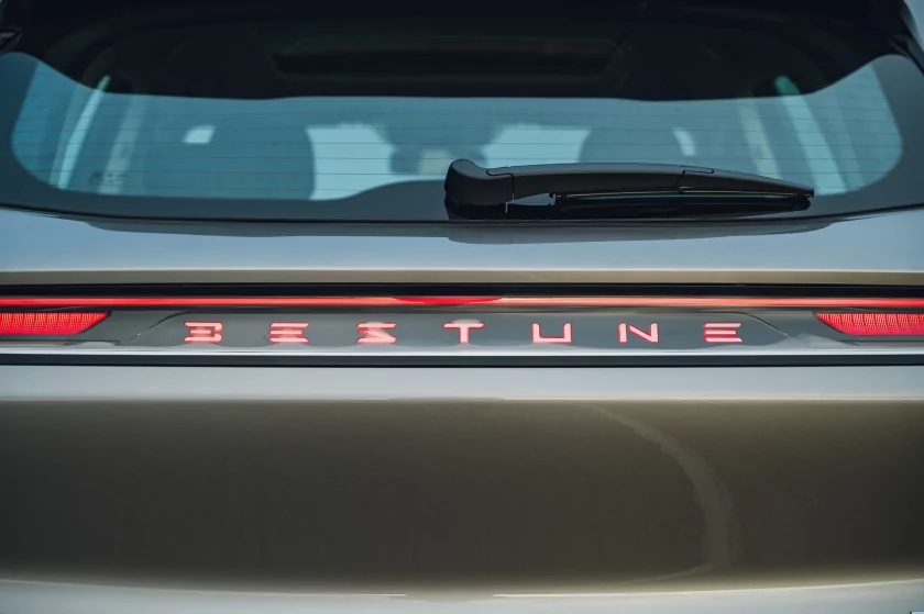 Тестирую автомобиль в базовой комплектации, а не с «полным фаршем». Обзор Bestune T90 — Знакомство. 3