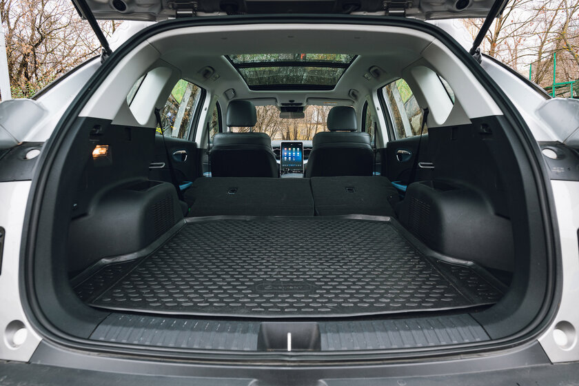 Тестирую автомобиль в базовой комплектации, а не с «полным фаршем». Обзор Bestune T90 — Знакомство. 14