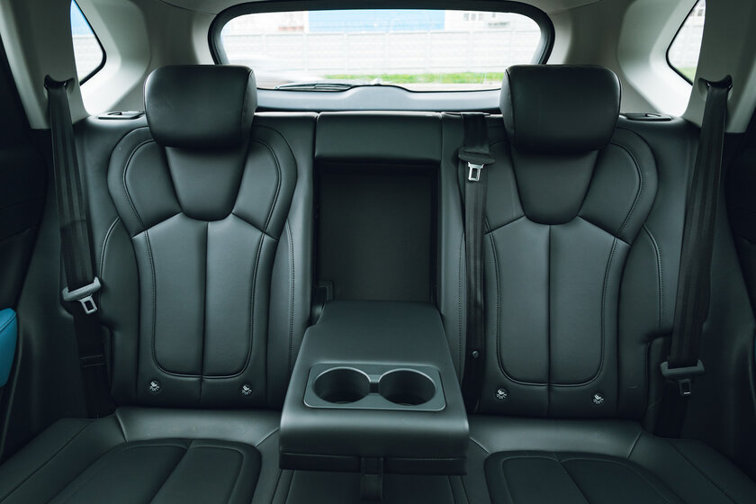 Тестирую автомобиль в базовой комплектации, а не с «полным фаршем». Обзор Bestune T90 — Знакомство. 19